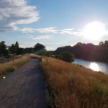 White Przy Wyspie Opatowickiej 民宿 *