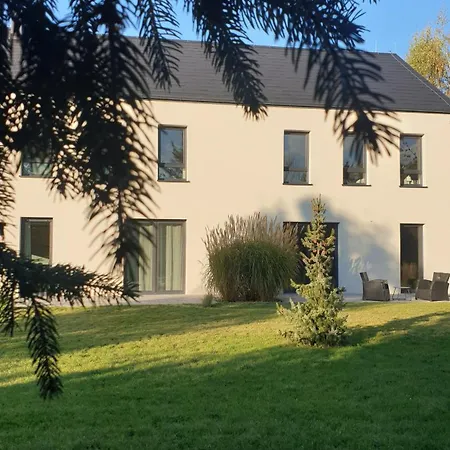 White Przy Wyspie Opatowickiej 民宿